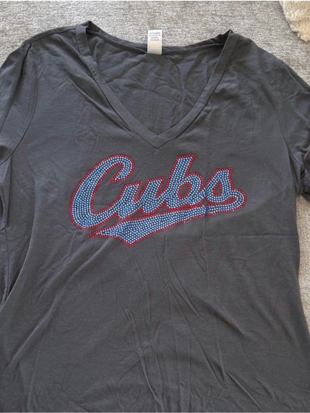 Chicago Cubs Rhinestone Bling V Neck Tee Gray Women's Large Kavio